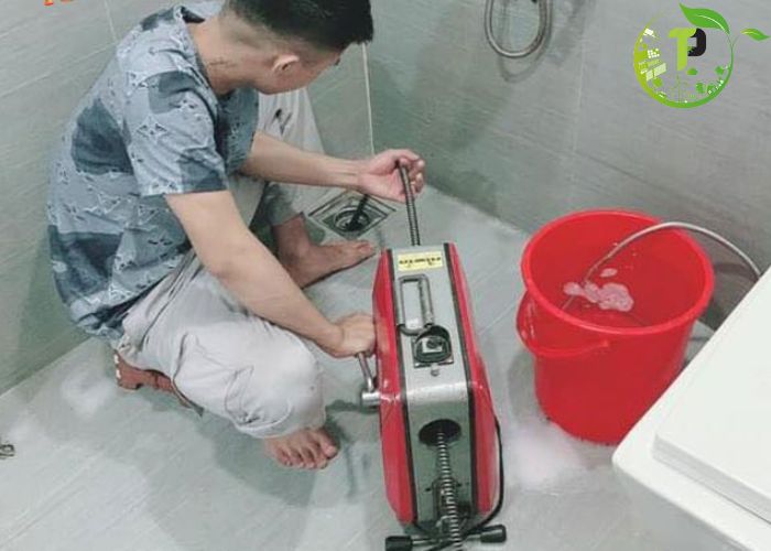 Thông tắc cống tại Hậu Giang