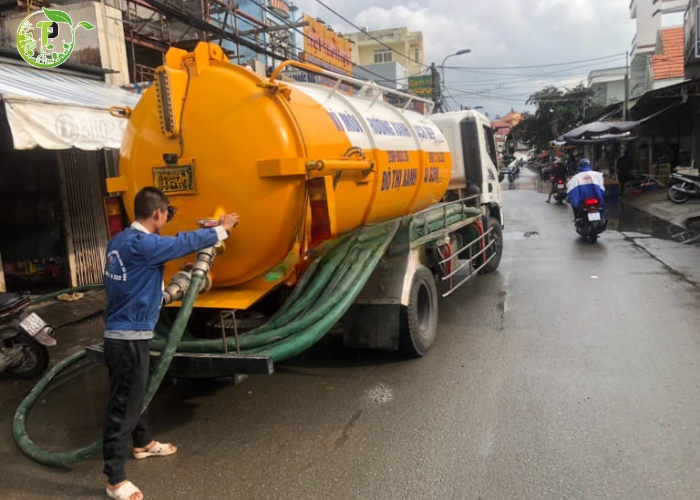 Hút hầm cầu Ngũ Hành Sơn (10)